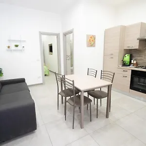 https://casa-vacanza-serafino.taorminaitalyhotels.com
